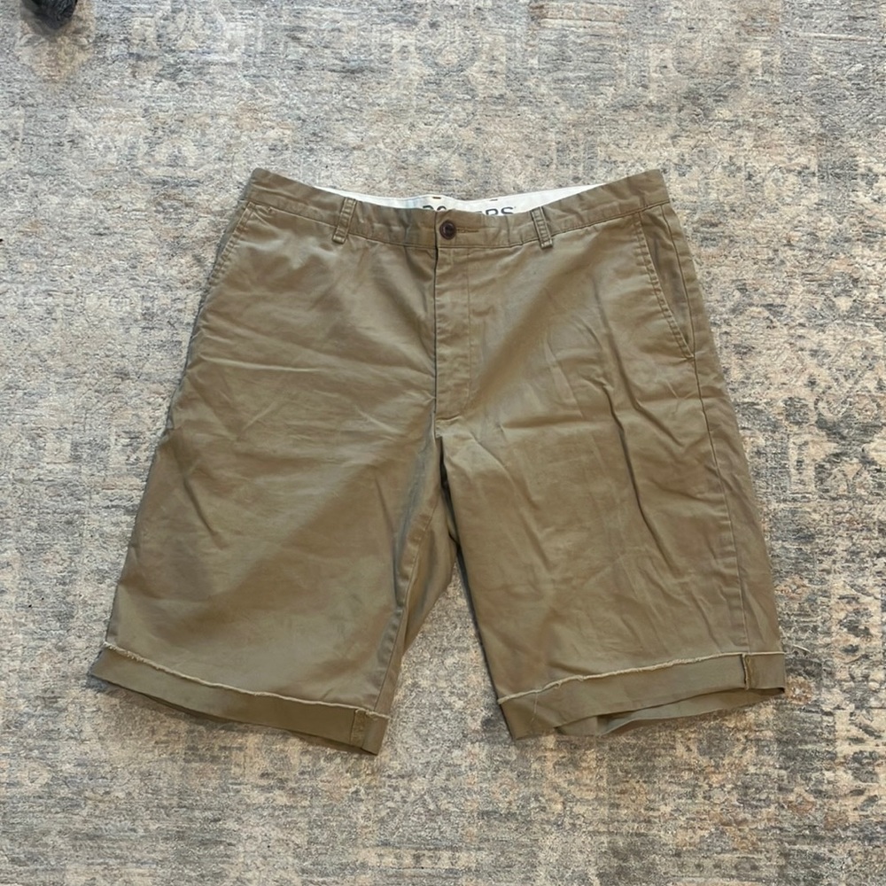 Dockers khaki shorts size 34